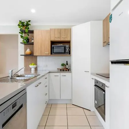 Chic 3-Bedroom Duplex, Air-Con, Pet Friendly Buderim Exterior photo