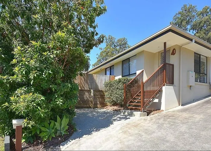 Chic 3-Bedroom Duplex, Air-Con, Pet Friendly