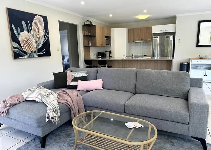 Chic 3-Bedroom Duplex, Air-Con, Pet Friendly