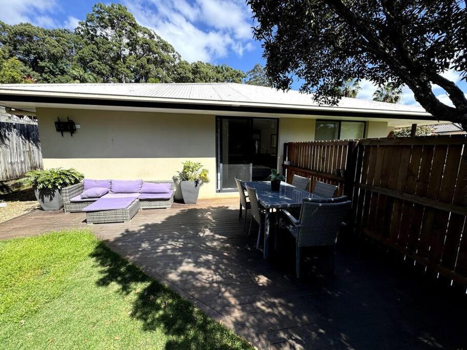 Chic 3-bedroom Duplex, Air-con, Pet Friendly Buderim