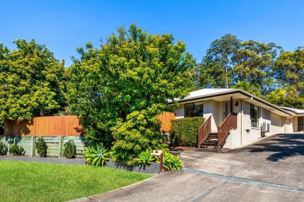 Chic 3-bedroom Duplex, Air-con, Pet Friendly Holiday home Buderim