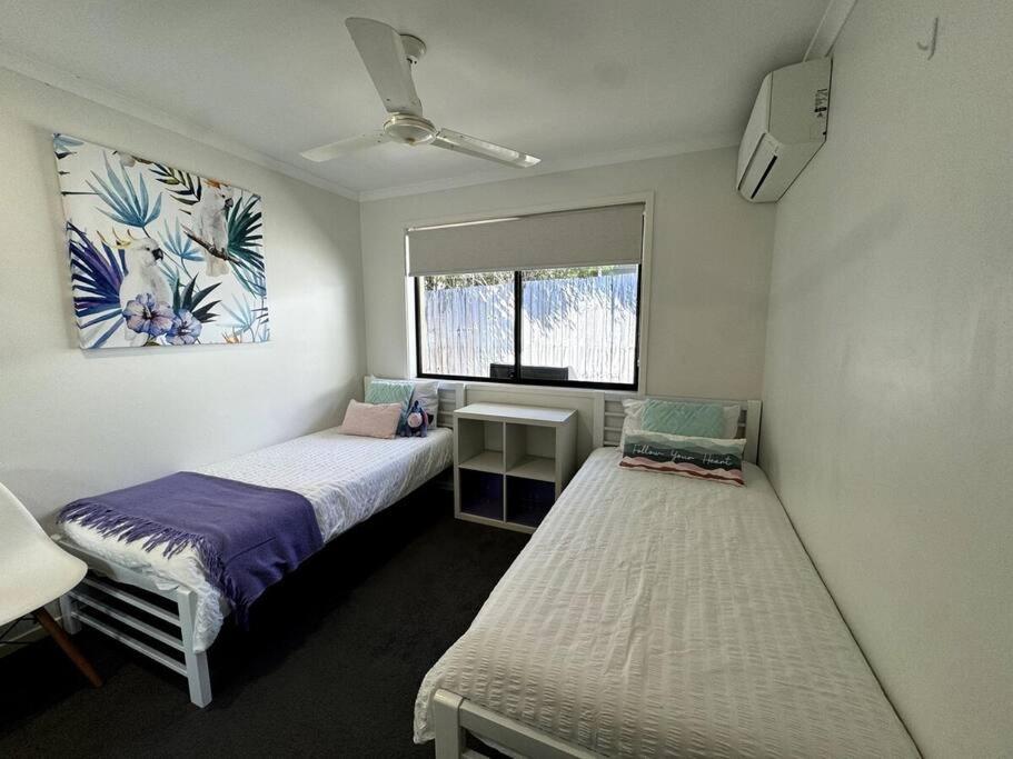Chic 3-bedroom Duplex, Air-con, Pet Friendly *
